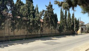 Deputat Hacıbala Abutalıbovun villalarının fotolarını paylaşdı -   "Özünü mütrüf kimi göstərən şəxsin illərlə bağlı qalan villaları..." — foto 4