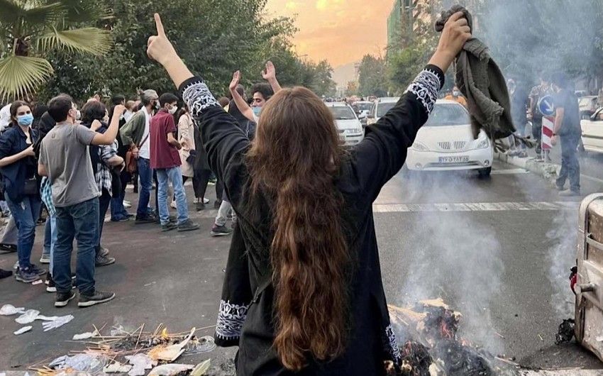 Bu qadınları müəyyənləşdirmək üçün kameralar quraşdırılır