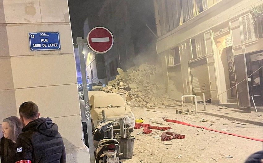 Yaşayış binası uçdu