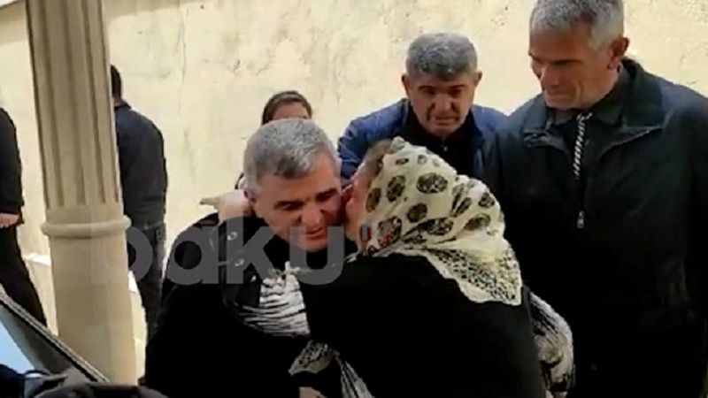 Ailəsinin Fazil Mustafanı qarşılama anı –     VİDEO