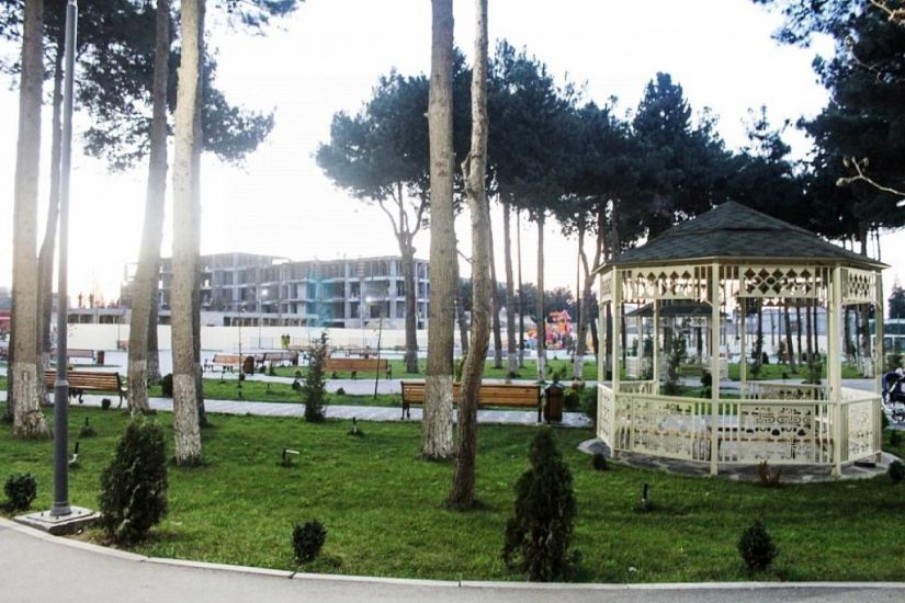 Xırdalanda parkdan skamyalar oğurlandı