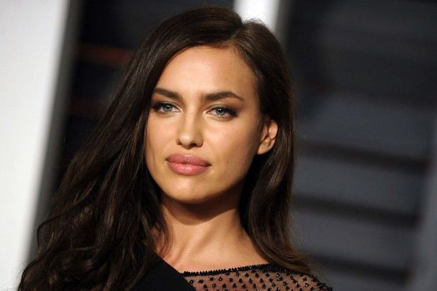 İrina Şeyk festivala şəffaf libasda gəldi –       FOTO