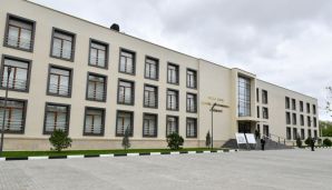İlham Əliyev və Mehriban Əliyeva Salyanda Doğum Evində və Uşaq Poliklinikasında yaradılan şəraitlə tanış oldu -     YENİLƏNDİ — foto 2
