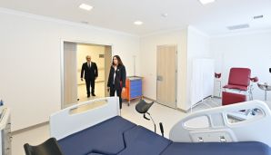 İlham Əliyev və Mehriban Əliyeva Salyanda Doğum Evində və Uşaq Poliklinikasında yaradılan şəraitlə tanış oldu -     YENİLƏNDİ — foto 6