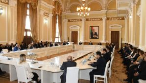 Bakı Şəhər İcra Hakimiyyəti və Tarix İnstitutunun yeni layihəsinin - “Heydər Əliyev” kitabının nəşrinin həyata keçirilməsinə başlanılıb — foto 2