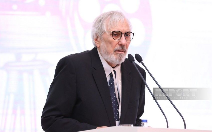 Oqtay Mirqasımov: "Cəmiyyətə bəzən elə filmlər təqdim olunur ki, baxdıqca xəcalət çəkirsən"