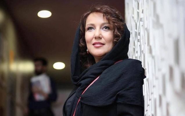 Məşhur aktrisa tədbirə hicabsız getdi, direktor işdən çıxarıldı