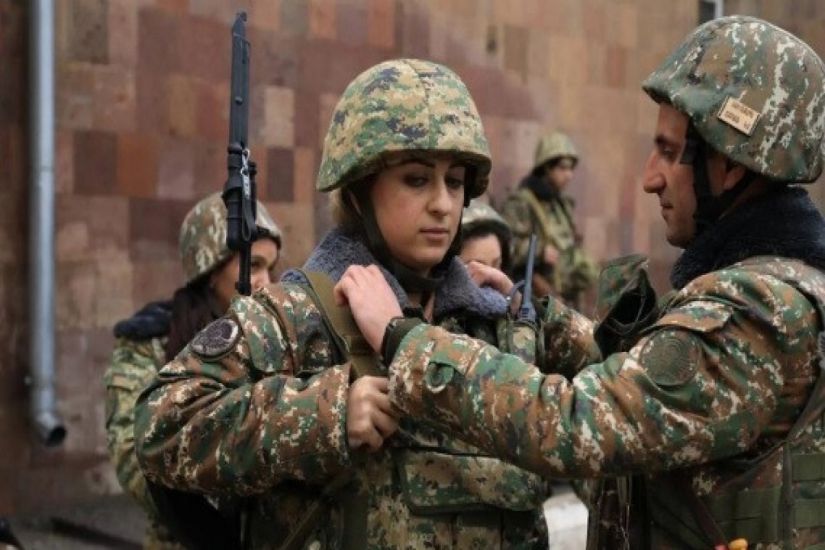Qadınlar hərbi xidmətə gedə bilər