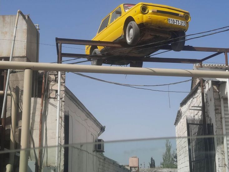 Bakıda darvazanın üzərindəki “Zapı” düşürüldü -       FOTO