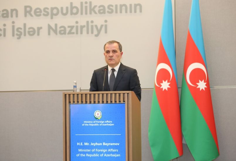 Ceyhun Bayramov Skopyeyə getdi
