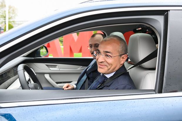 Mikayıl Cabbarov “Togg”un sükanı arxasına keçdi -       FOTO