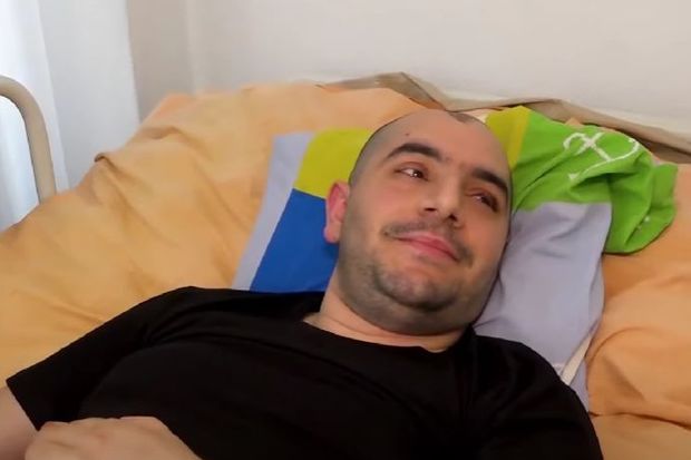 Teymur əminin iflic olan nəvəsini 100 min manat xilas edə bilər -       VİDEO