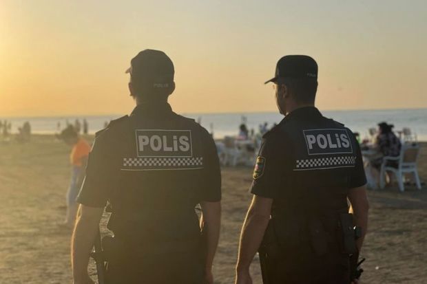 Polis axşam saatlarında çimərliklərə girişi dayandırdı
