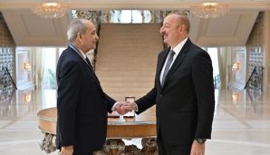 Prezident Rasim Balayevə “İstiqlal” ordenini təqdim etdi -           YENİLƏNDİ — foto 2