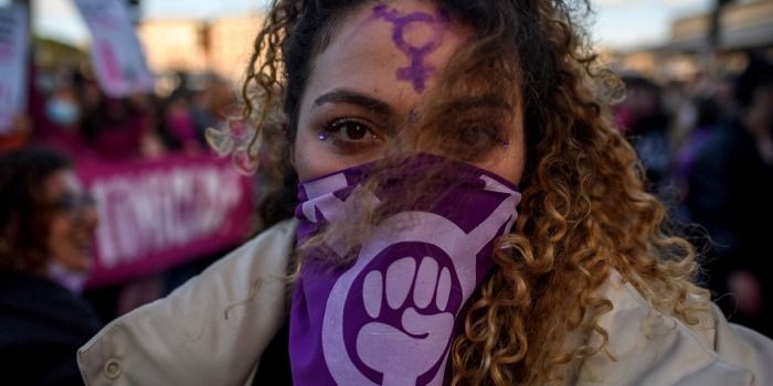 Azərbaycanlı “feministlərdən” növbəti təxribat