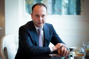 İxtiyar Axundov ABŞ Dövlət Departamentinə qarşı daimi mühacirət tələbi ilə məhkəmə iddiası qaldırıb?