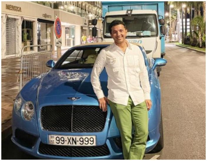 Əməkdar artist "Bentley"si ilə Fransaya getdi -     FOTO
