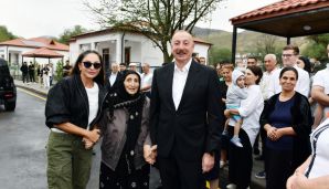 Prezident İlham Əliyev və birinci xanım Mehriban Əliyeva Laçının Zabux kəndində görülmüş işlərlə tanış olublar və sakinlərlə görüşüblər -   YENİLƏNDİ - FOTOLAR — foto 8