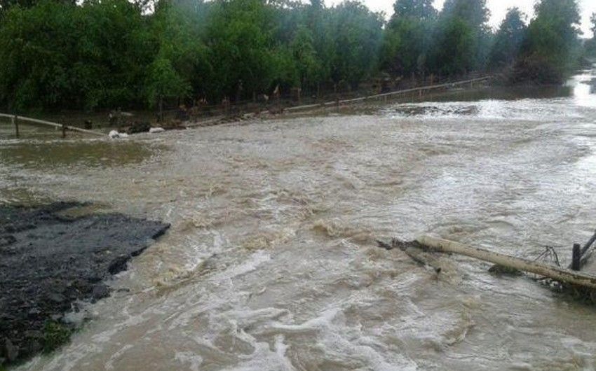 Göyçaydakı güclü sel iki kəndin əhalisi üçün təhlükə yaradıb