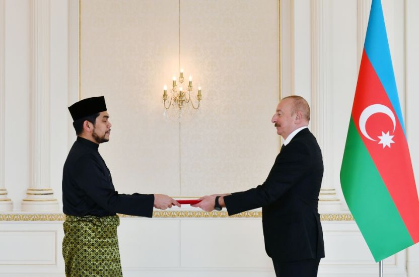 Prezident Malayziyanın yeni səfirinin etimadnaməsini qəbul etdi -         YENİLƏNDİ