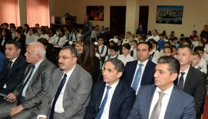 Həştərxan vilayətində Ümummilli Lider Heydər Əliyevin 100 illik yubileyinə həsr olunmuş təntənəli tədbir keçirilib -       FOTOLAR — foto 10