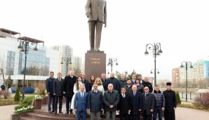 Həştərxan vilayətində Ümummilli Lider Heydər Əliyevin 100 illik yubileyinə həsr olunmuş təntənəli tədbir keçirilib -       FOTOLAR — foto 1
