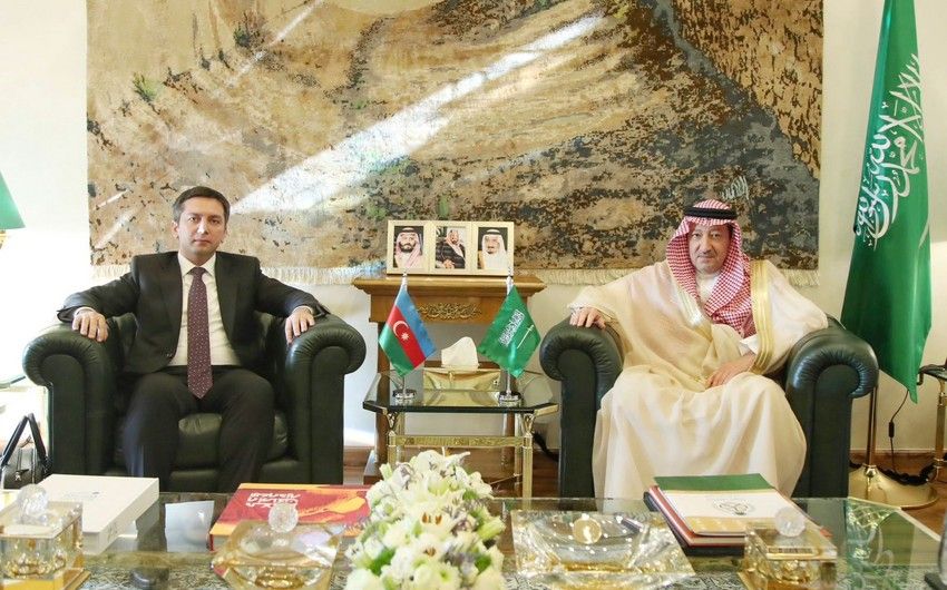 XİN başçısının müavini səudiyyəli həmkarını Azərbaycanın sülh təşəbbüsləri barədə məlumatlandırdı