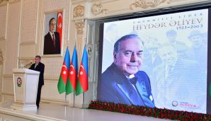 Abşeron rayonunda Ümummilli Lider Heydər Əliyevin əziz xatirəsi dərin ehtiramla yad edilib -     FOTOLAR — foto 10