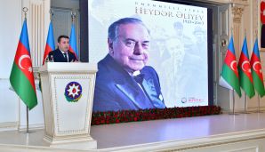 Abşeron rayonunda Ümummilli Lider Heydər Əliyevin əziz xatirəsi dərin ehtiramla yad edilib -     FOTOLAR — foto 11