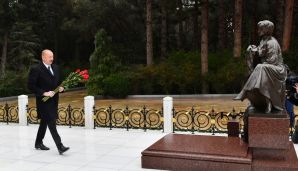 Prezident İlham Əliyev Ümummilli Lider Heydər Əliyevin məzarını ziyarət etdi -       YENİLƏNDİ — foto 11