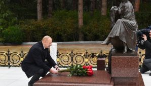 Prezident İlham Əliyev Ümummilli Lider Heydər Əliyevin məzarını ziyarət etdi -       YENİLƏNDİ — foto 12