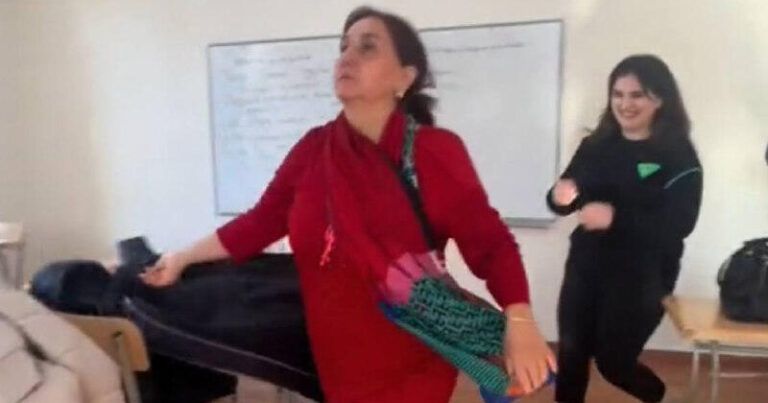 Bakıda universitetdə tələbələr müəllimə "şok" yaşatdı -       VİDEO