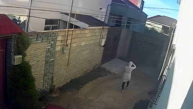 Bakıda insanları vahiməyə salan qadın peyda oldu -     VİDEO