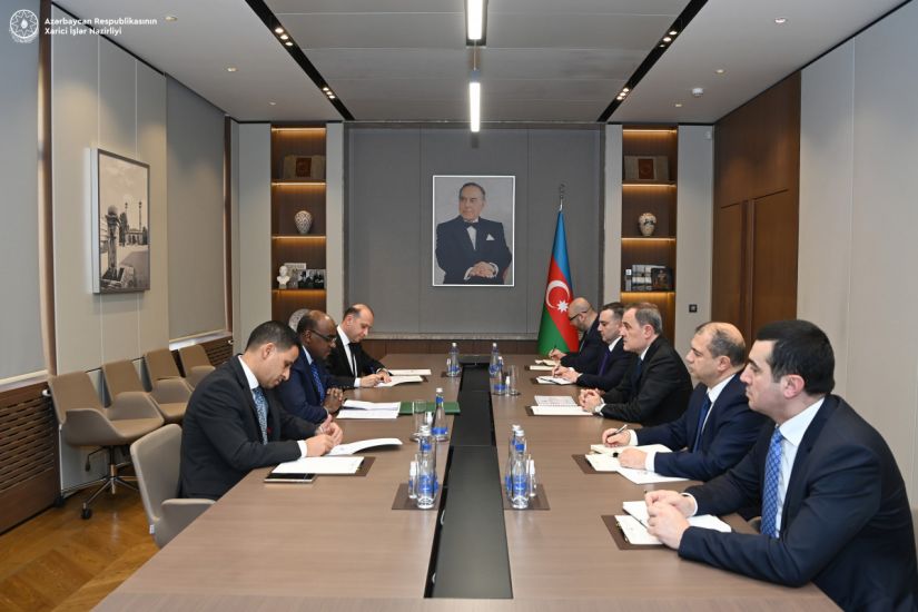 Ceyhun Bayramov İƏT Baş katibinin müavini ilə görüşdü