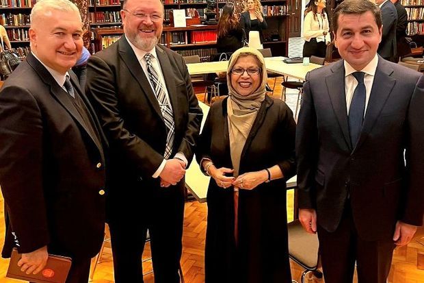 Prezidentin köməkçisi Böyük Britaniya Parlamentinin nümayəndələri ilə görüşüb