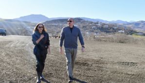 Prezident və birinci xanım Xocavəndin Qırmızı Bazar qəsəbəsində olublar  -     FOTO — foto 1