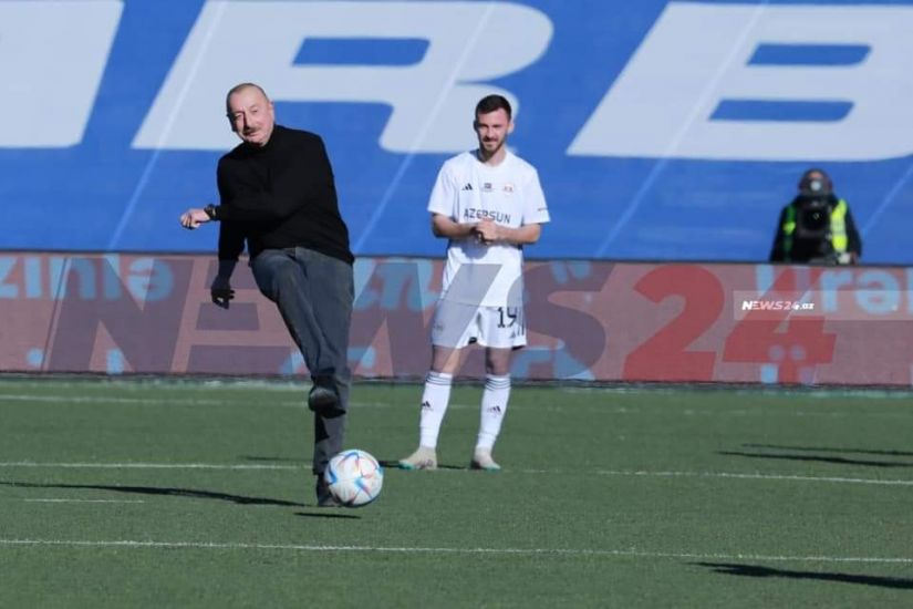 “Cənab İlham Əliyev Xankəndidə imperializmin döyüş toplarını futbol topuna çevirib Qərbin qapısına vurdu...” -       RƏY
