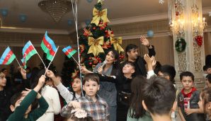 Abşeron rayonunda şəhid övladları üçün Dünya Azərbaycanlılarının Həmrəylik Günü  və Yeni İl bayramı münasibəti ilə şənlik keçirildi -         FOTOLAR — foto 6
