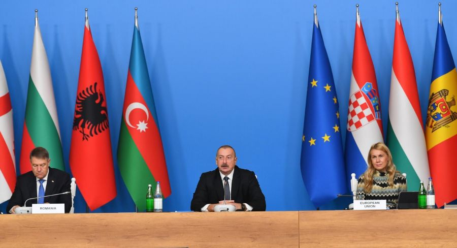 "Bəzi Qərb dairələri və erməni lobbisinin Azərbaycanın Avropa üçün əhəmiyyətini kiçiltmək cəhdləri iflasa uğradı" -     RƏY