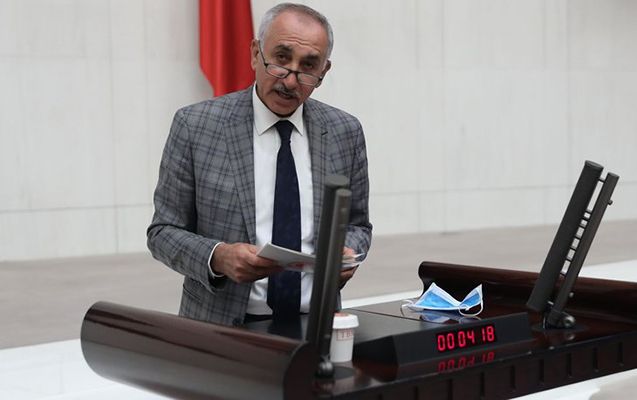 Daha bir deputat və ailəsi dağıntılar altında qaldı