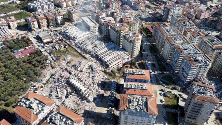 “Cənnətdən bir ev” reklamı ilə satılan binalar yerlə bir oldu