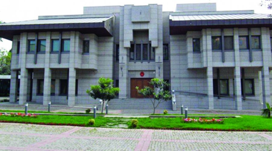 Türkiyənin Bakıdakı səfirliyi Azərbaycan vətəndaşlarına müraciət edib:     Bu nömrələrlə əlaqə saxlayın