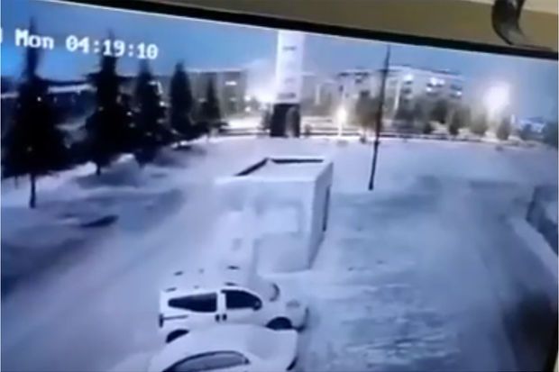 Türkiyədə zəlzələ anının qorxunc görüntüləri yayıldı -     VİDEO