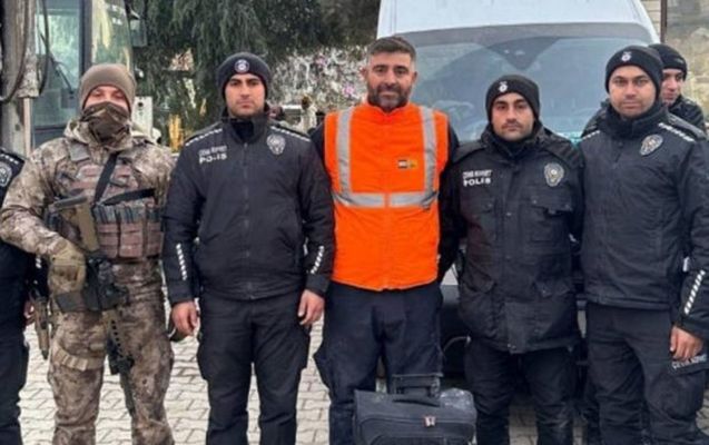 Türkiyədə dağıntılar altından 4 milyon dollar tapıldı