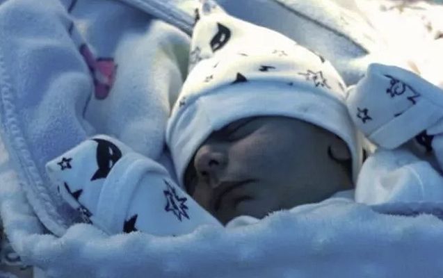 10 günlük körpəsinə süd verərkən dağıntılar altında qaldılar -     FOTO