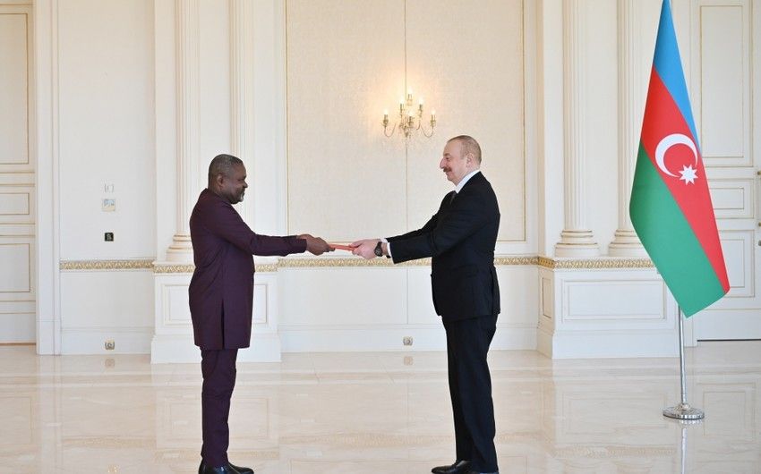 Prezident İlham Əliyev Anqolanın yeni səfirinin etimadnaməsini qəbul edib -   YENİLƏNDİ