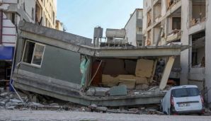 Maşınların aşmağa qoymadığı binalar: Zəlzələ bölgəsindən heyrətamiz kadrlar -       FOTO — foto 1