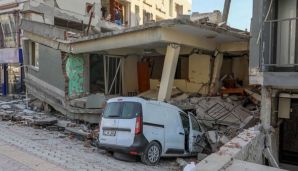 Maşınların aşmağa qoymadığı binalar: Zəlzələ bölgəsindən heyrətamiz kadrlar -       FOTO — foto 7