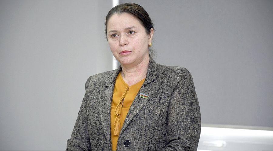 Gədəbəyin deputatı:  Hadisə zamanı qoca qadına olan polisin kobud rəftarı qəbuledilməzdir