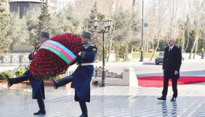 İlham Əliyev Xocalı soyqırımı abidəsini ziyarət etdi -    FOTOLAR — foto 2